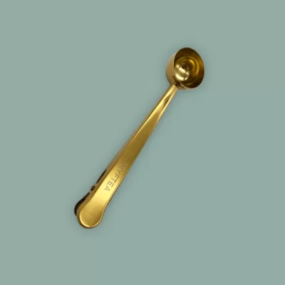 cuillère à thé dorée
